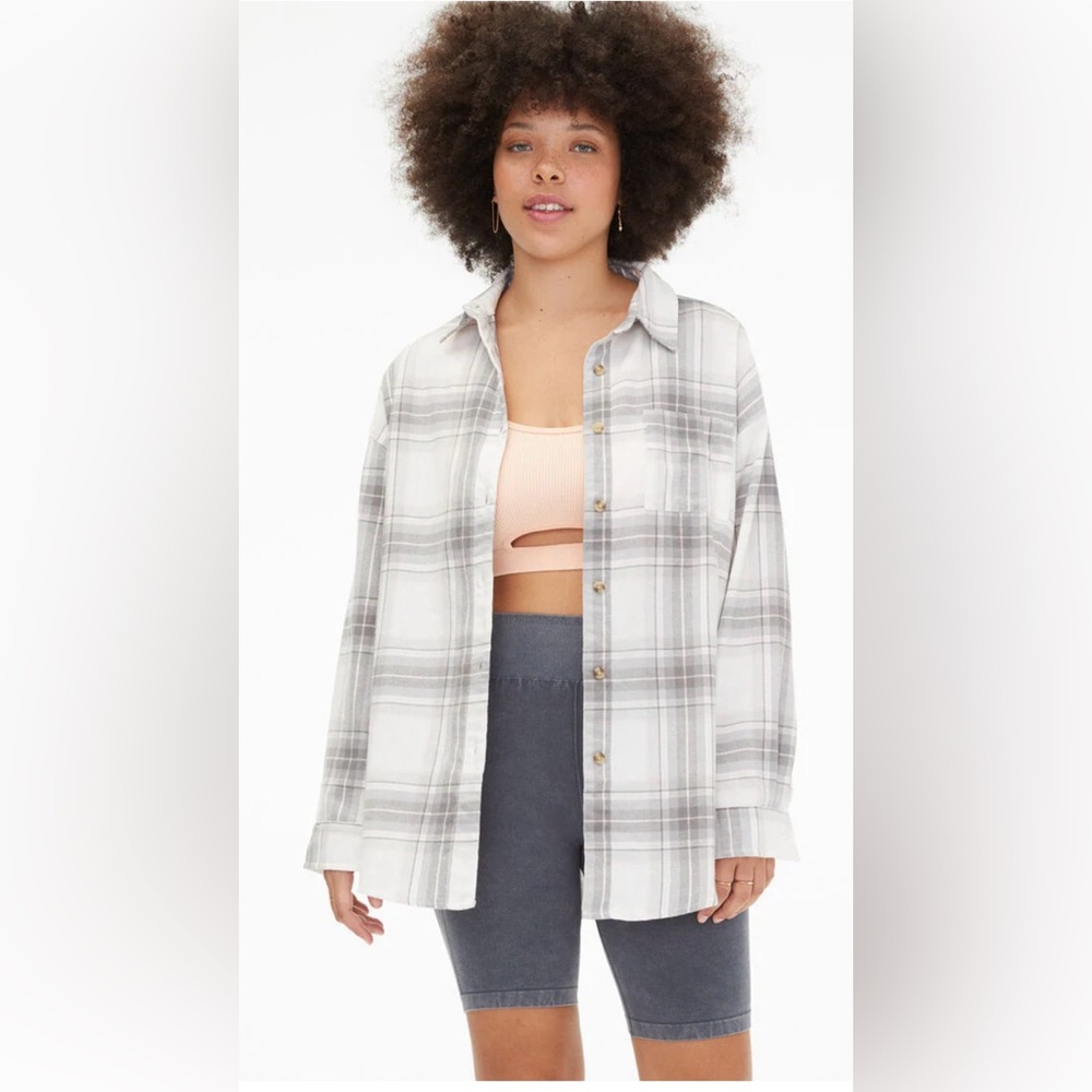 Aeropostale Gray Plaid Women’s Shirt NWT